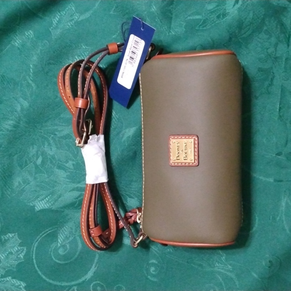 NWT DOONEY & BOURKE PENROSE SMALL CROSSBODY BAG